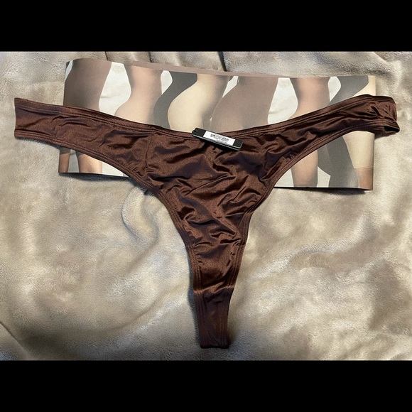 NWT SKIMS (2 PAIRS) SATIN STRETCH THONG - Picture 12 of 14